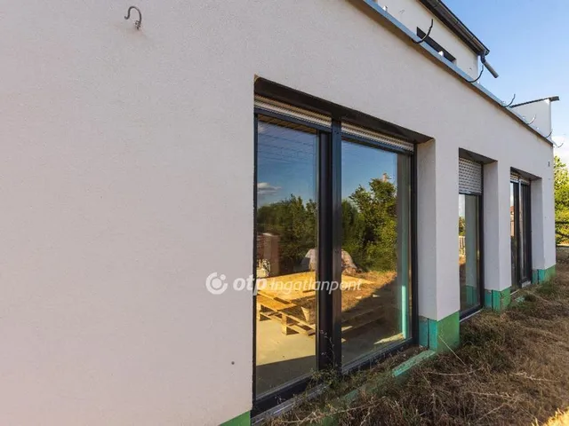 Eladó ház Velence 123 nm