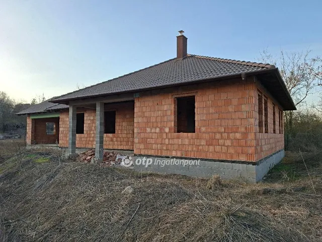 Eladó ház Pákozd 180 nm