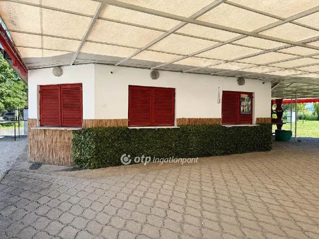 Eladó kereskedelmi és ipari ingatlan Balatonederics 90 nm
