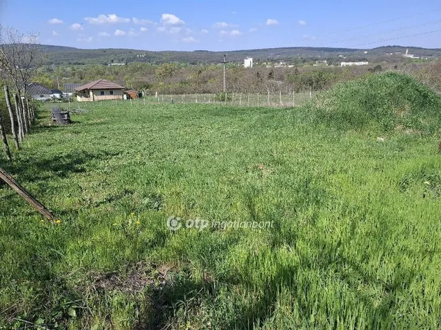 Eladó telek Balatonfűzfő 1276 nm