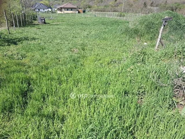 Eladó telek Balatonfűzfő 1276 nm