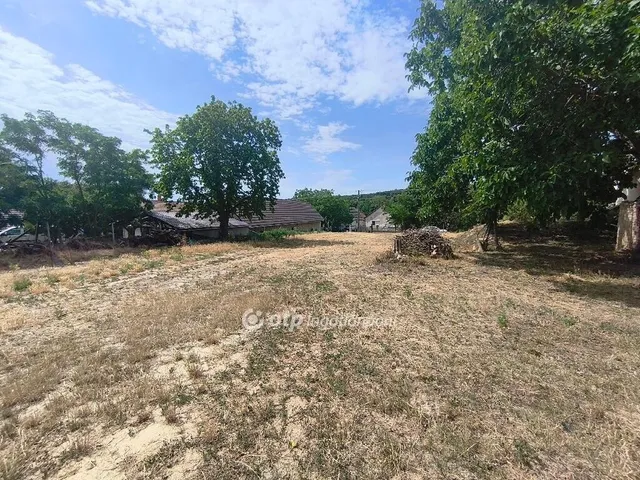 Eladó telek Nadap 800 nm