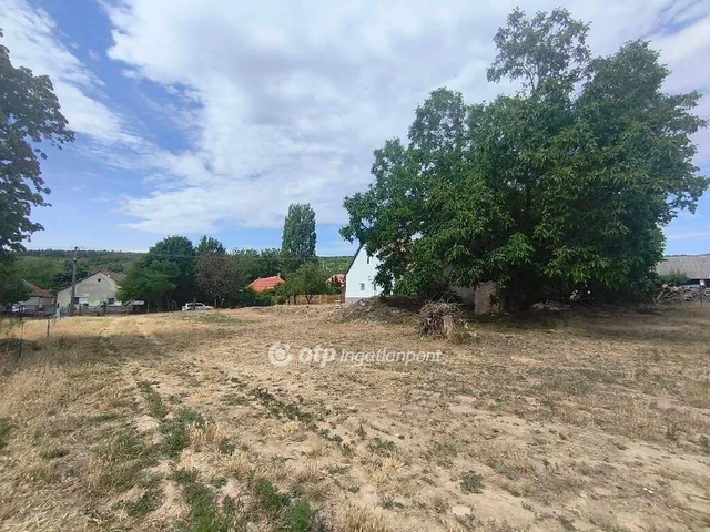 Eladó telek Nadap 800 nm