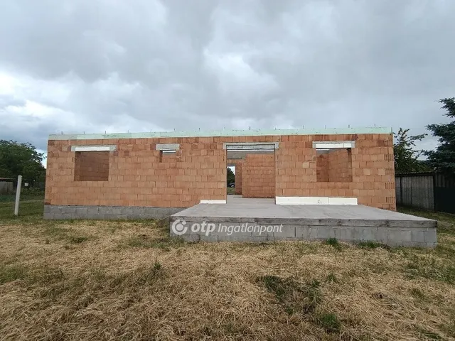 Eladó ház Pusztaszabolcs 130 nm