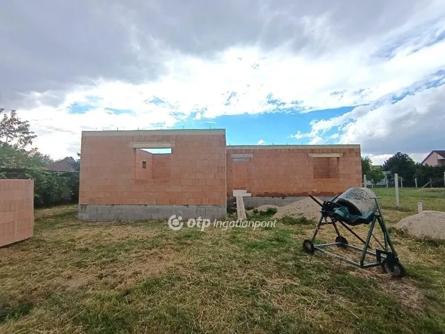 Eladó ház Pusztaszabolcs 130 nm