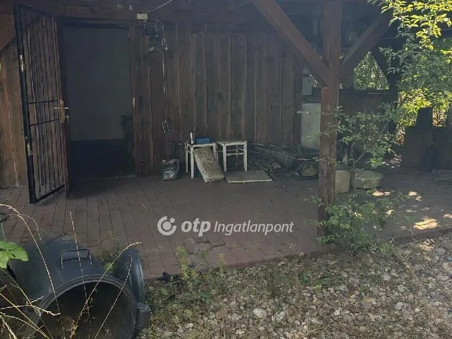 Eladó telek Velence 361 nm