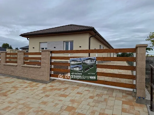 Eladó ház Kulcs 130 nm