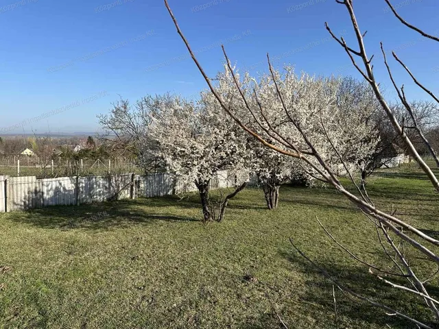 Eladó telek Dunaalmás 810 nm