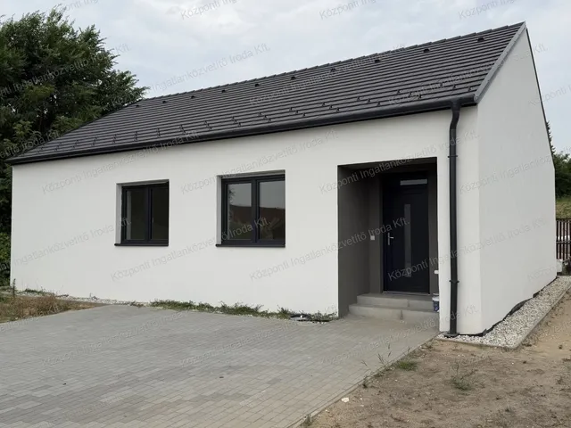 Eladó ház Tatabánya, Kertváros 90 nm