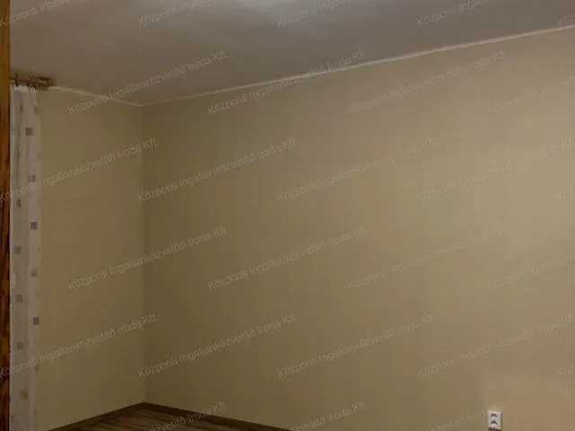 Eladó lakás Tatabánya, Újváros 43 nm