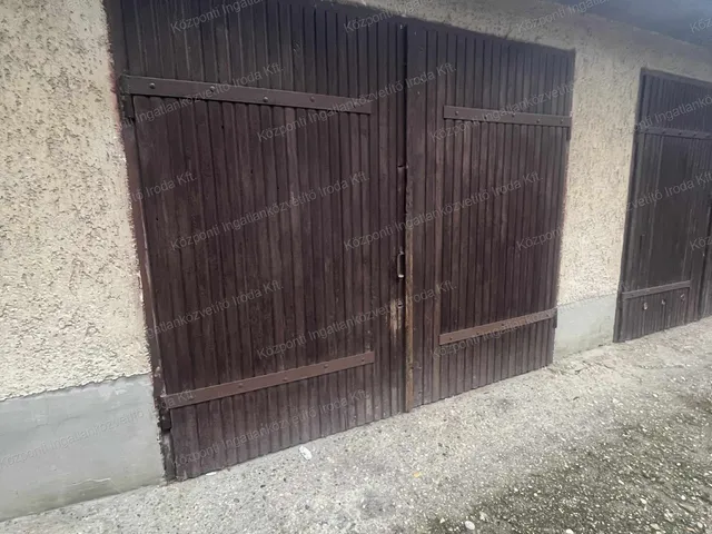 Eladó garázs Tatabánya, Bánhidai lakótelep 19 nm