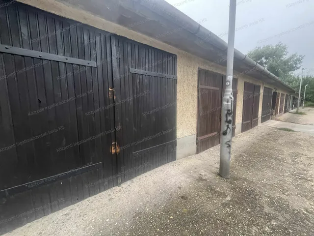 Eladó garázs Tatabánya, Bánhidai lakótelep 19 nm