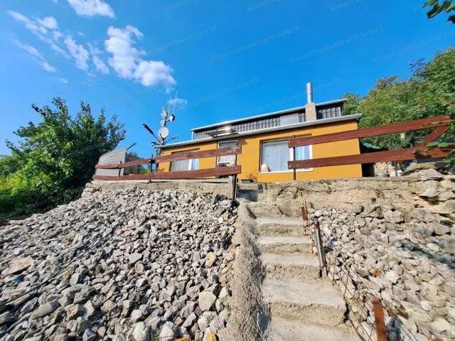 Eladó ház Tatabánya, Turuloldal 84 nm