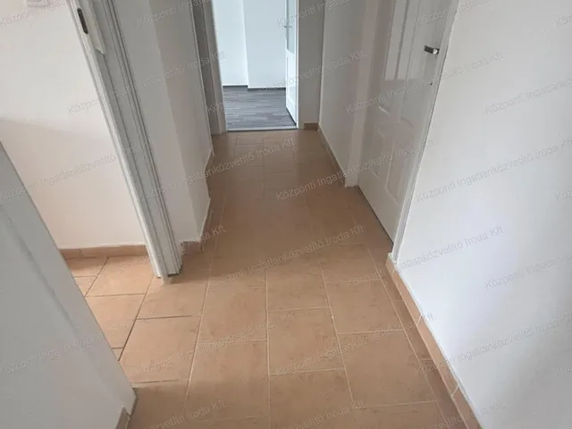 Kiadó lakás Oroszlány 48 nm