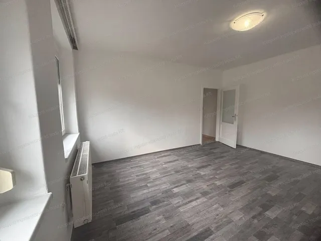 Kiadó lakás Oroszlány 48 nm