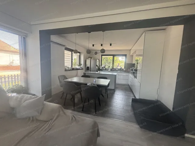 Eladó ház Tata 230 nm