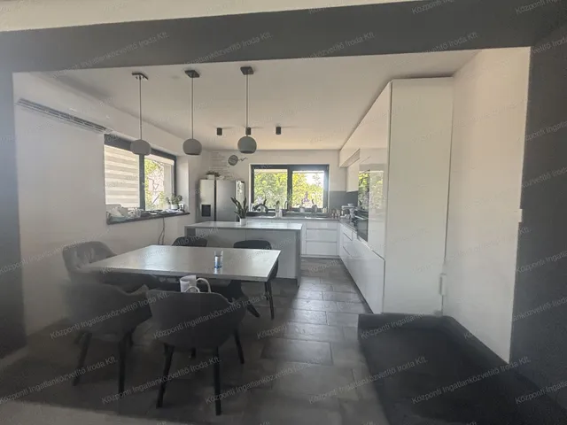 Eladó ház Tata 230 nm