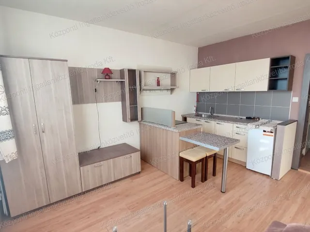 Kiadó lakás Komárom 37 nm