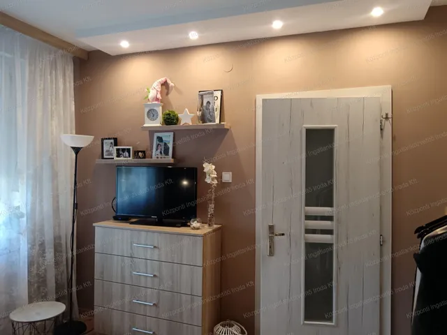 Eladó lakás Tatabánya, Újváros 53 nm