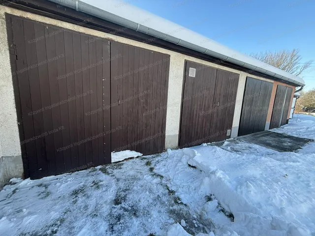 Eladó garázs Tatabánya, Dózsakert 16 nm