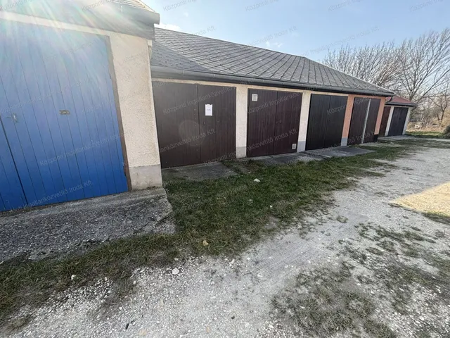 Eladó garázs Tatabánya, Dózsakert 16 nm