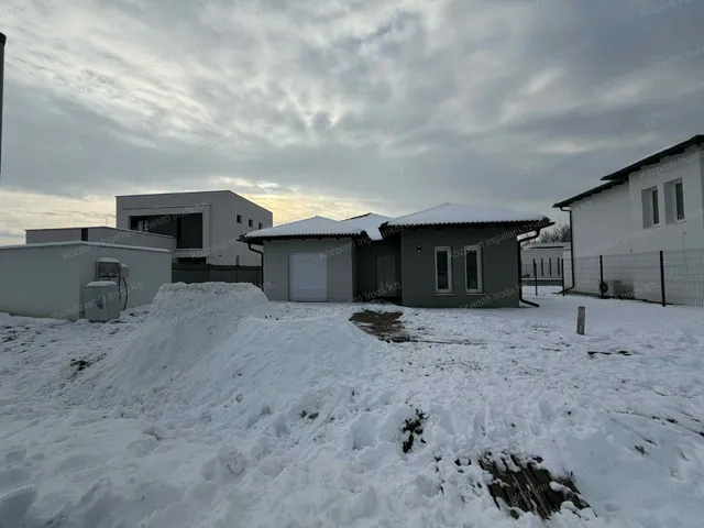 Eladó ház Siófok, Sóstó 112 nm