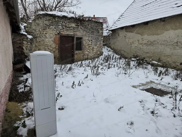 Eladó üdülő és hétvégi ház Környe 12 nm