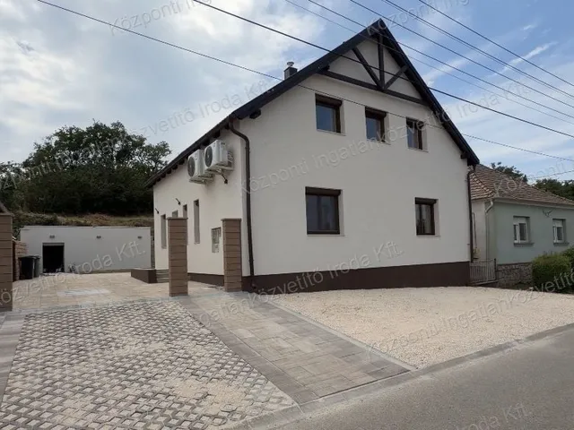 Eladó ház Környe 150 nm
