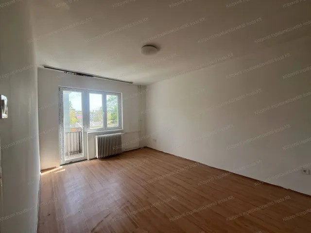 Eladó lakás Oroszlány 31 nm