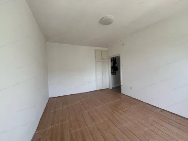 Eladó lakás Oroszlány 31 nm