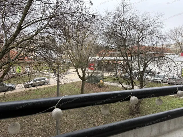 Eladó lakás Tatabánya, Gál István-lakótelep 30 nm