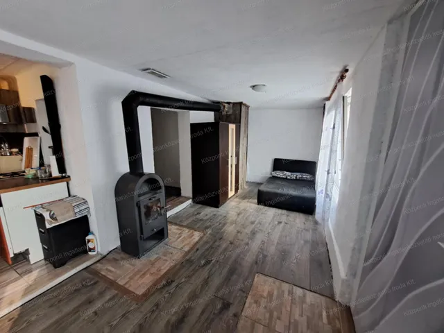 Eladó ház Tatabánya, Turuloldal 84 nm