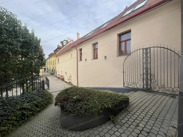 Eladó lakás Tata 161 nm