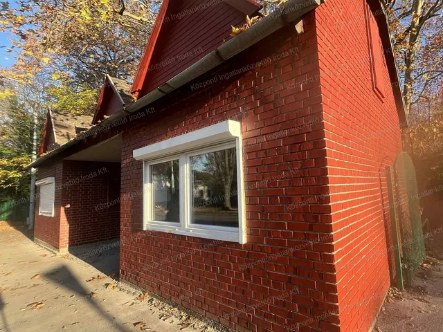 Eladó kereskedelmi és ipari ingatlan Tatabánya, Óváros 32 nm