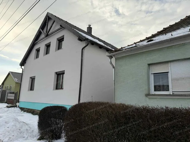 Eladó ház Környe 150 nm