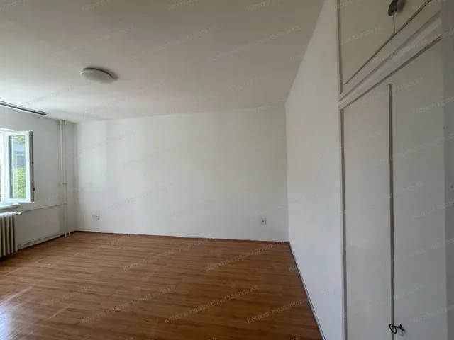 Eladó lakás Oroszlány 31 nm