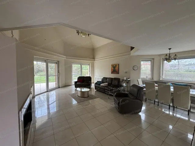 Eladó ház Tata, Fácánoskert-lakópark 338 nm