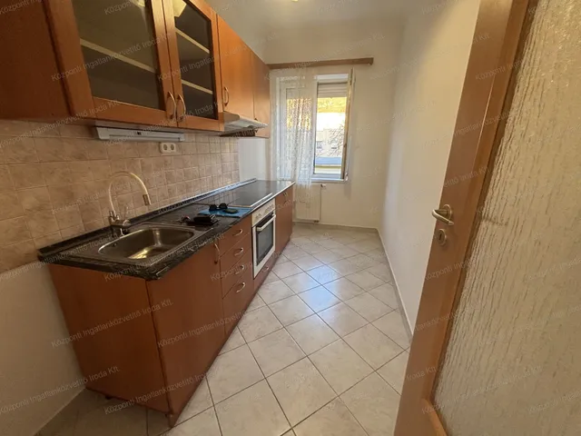 Kiadó lakás Oroszlány, Óváros 37 nm