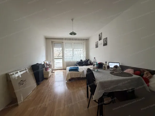 Eladó lakás Tatabánya, Gál István-lakótelep 30 nm