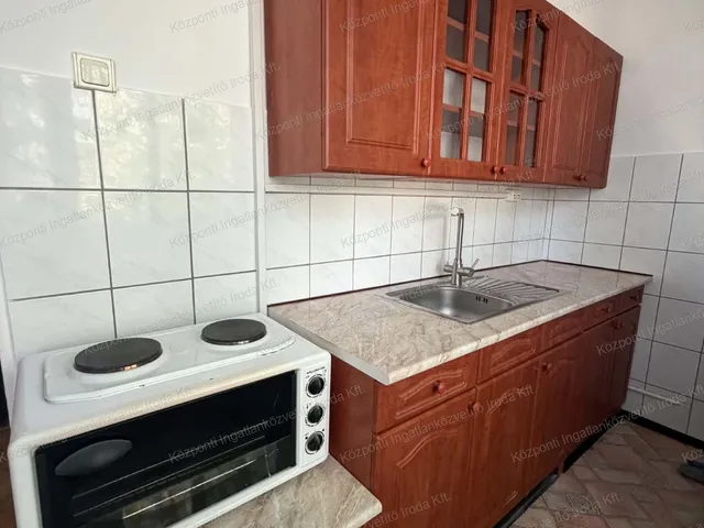 Kiadó lakás Tatabánya, Dózsakert 36 nm