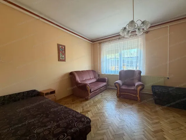 Kiadó ház Tata 148 nm