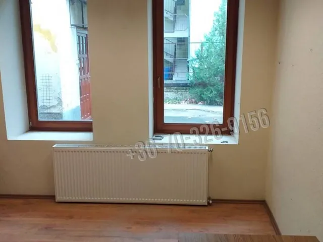 Eladó kereskedelmi és ipari ingatlan Kaposvár, Belváros 400 nm