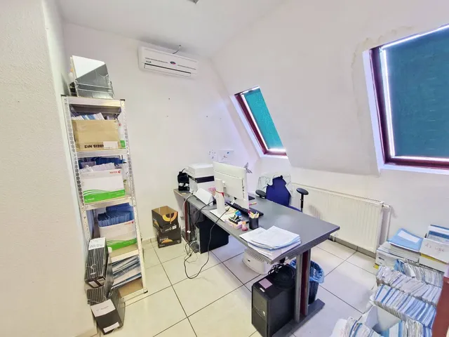 Eladó kereskedelmi és ipari ingatlan Budapest XVIII. kerület, Almáskert 695 nm