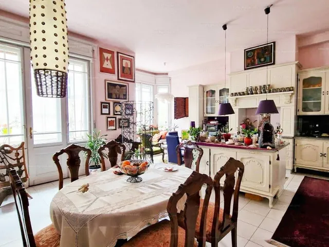 Eladó lakás Budapest II. kerület, Országút, Szilágyi Erzsébet fasor 160 nm