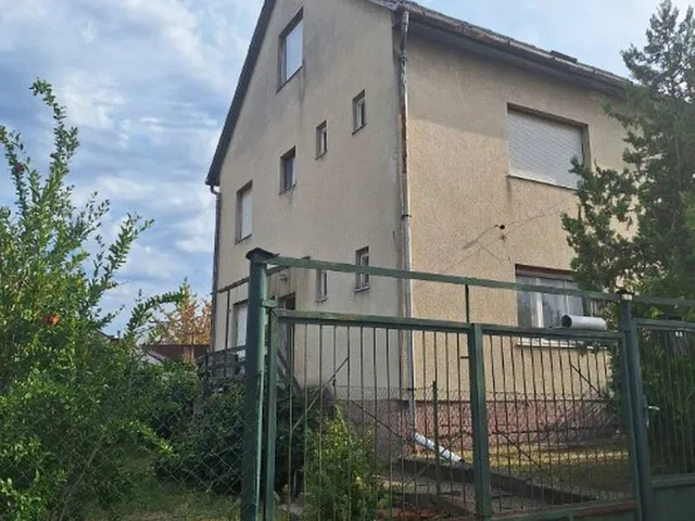 Eladó ház Budapest XXI. kerület, Királyerdő 76 nm