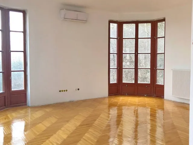 Eladó ház Budapest II. kerület, Budaliget 180 nm