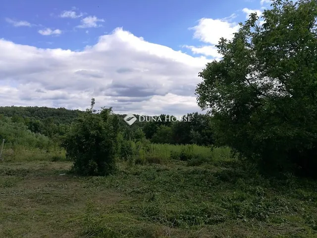 Eladó telek Törökbálint 1240 nm