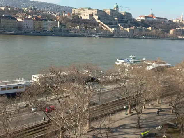 Kiadó kereskedelmi és ipari ingatlan Budapest V. kerület, Március 15. tér 162 nm