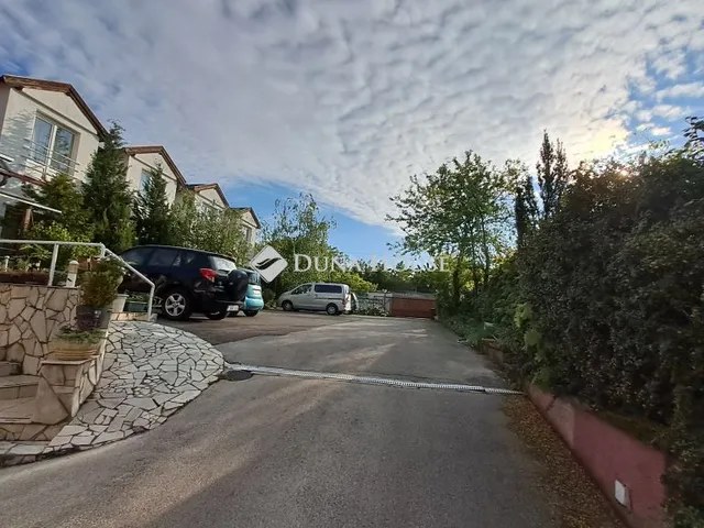 Eladó kereskedelmi és ipari ingatlan Veszprém 530 nm