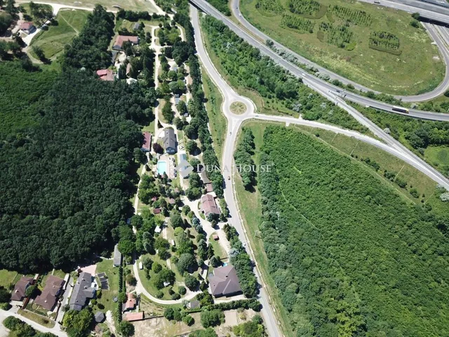 Eladó telek Törökbálint 164000 nm